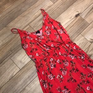 Coral & floral jumpsuit! 🌺